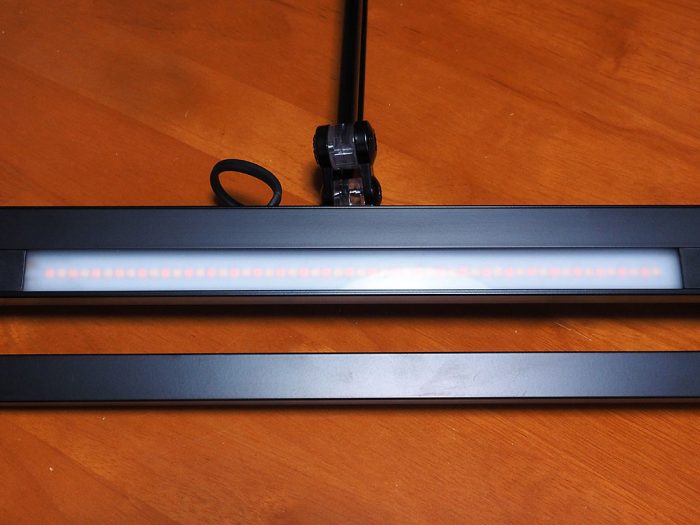 14762円 【国内即発送】 山田照明 Zライト Z-S5000 2色 広い可動範囲と軽い力で操作できるバネ内蔵アームに ワイドなシェードを組み合わせることで広い作業スペースの明るさをしっかり確保